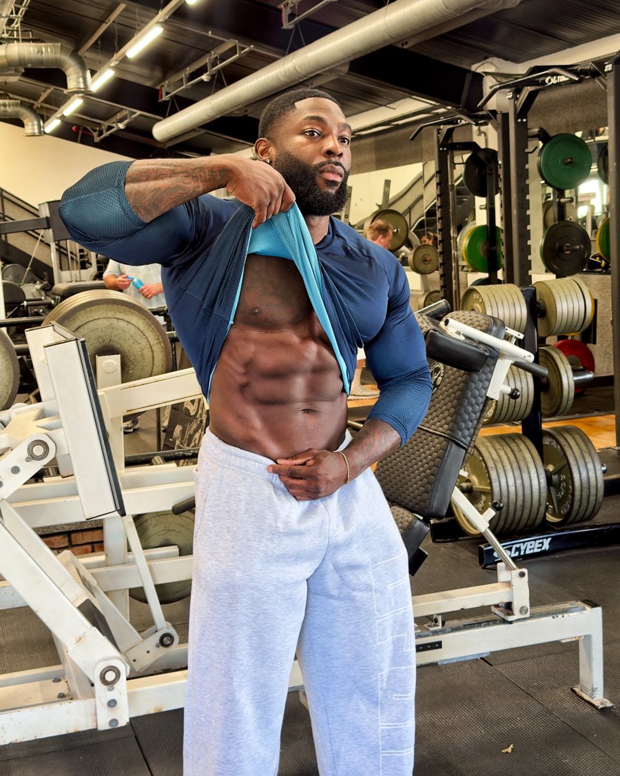 Dwayne Latinwo training
