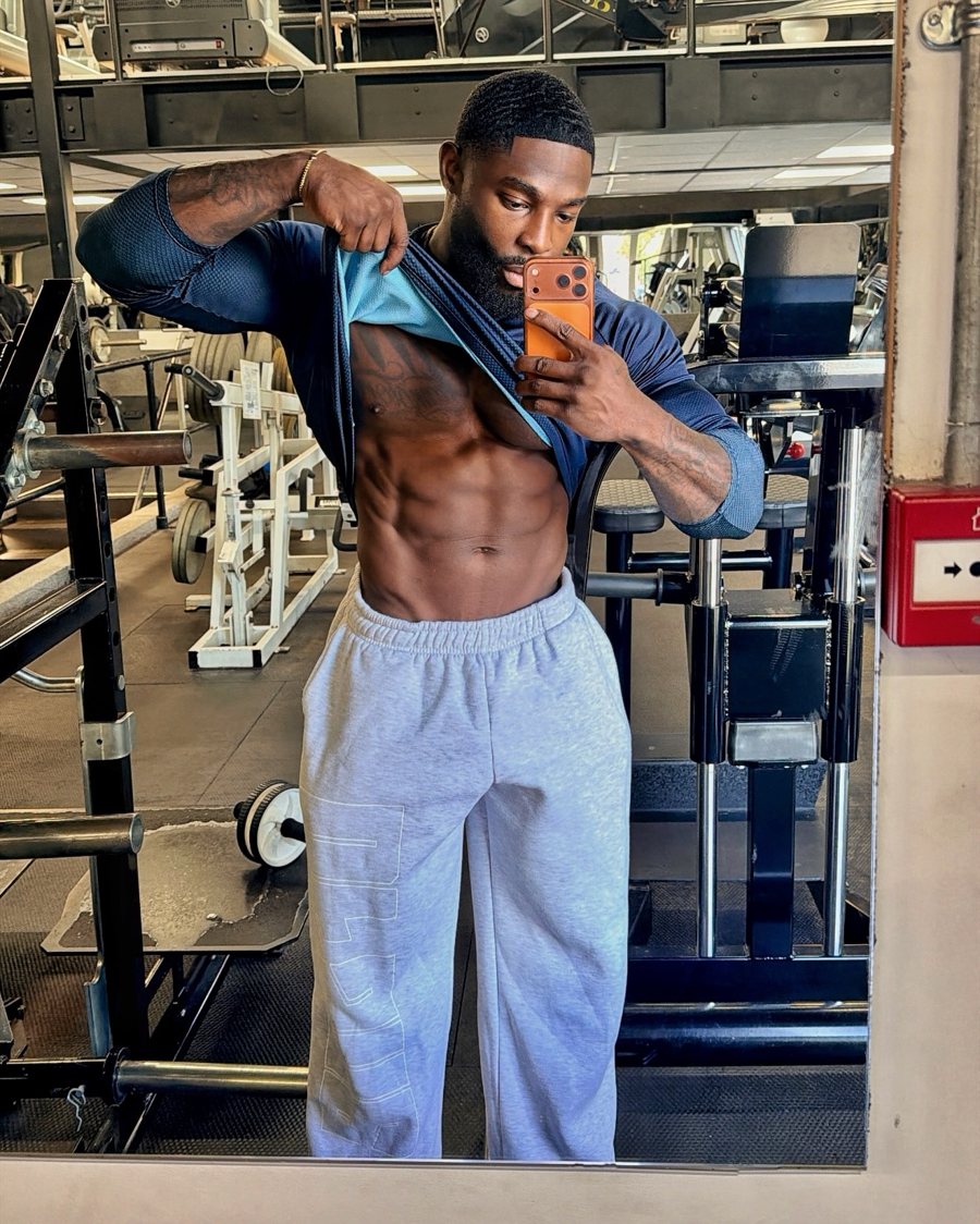 Dwayne Latinwo physique